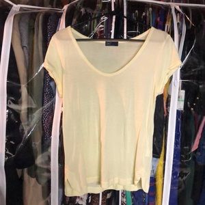 Gap yellow and white stripped tee